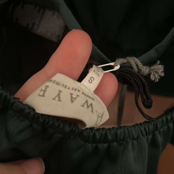 NWT WAYF Open Back Blouse - Picture 7 of 8